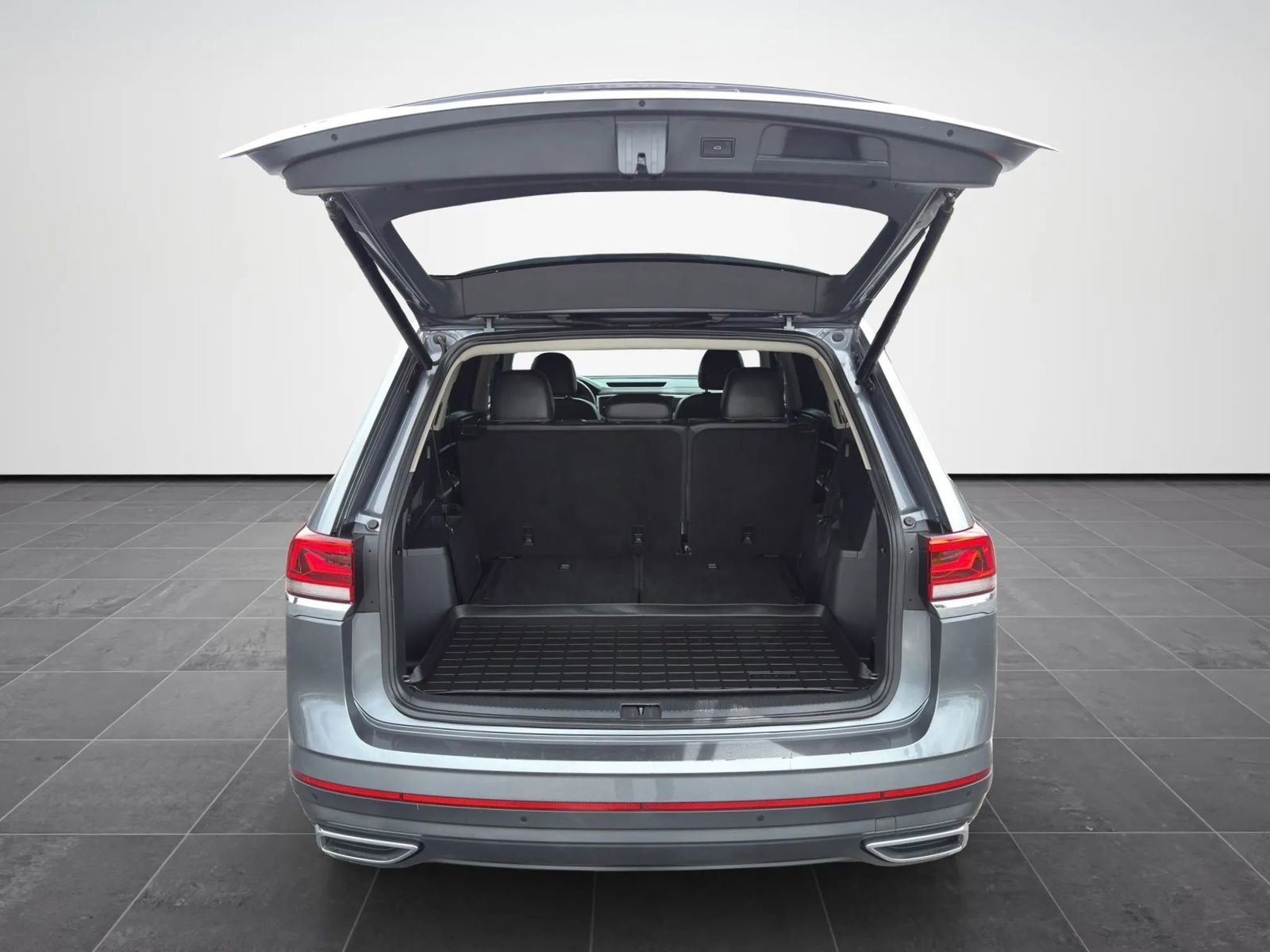 Used 2021 Volkswagen Atlas SE image 34