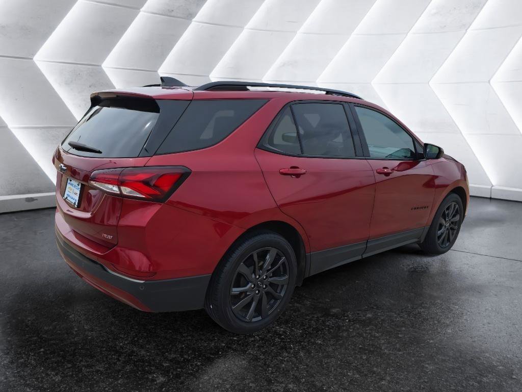 Used 2023 Chevrolet Equinox RS w/ LPO, Floor Liner Package FWD image 5