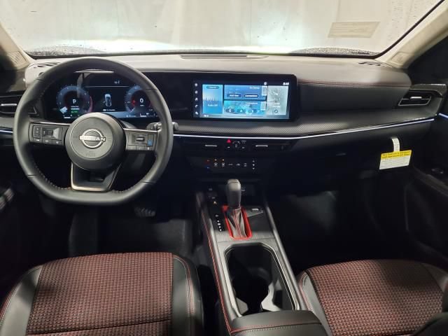Used 2025 Nissan Kicks SR AWD/4WD image 9