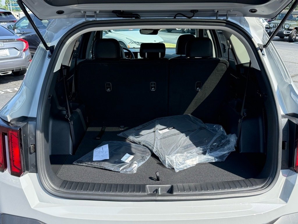 New 2025 Kia Sorento S w/ Panoramic Sunroof Package image 12