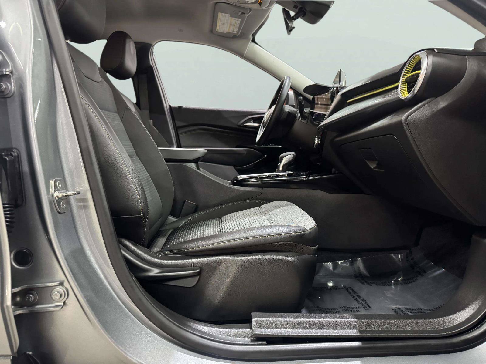Used 2024 Chevrolet Trax LT w/ Driver Confidence Package FWD image 48
