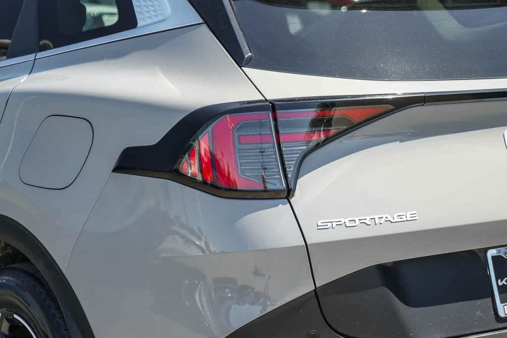 Certified 2026 Kia Sportage EX FWD image 7