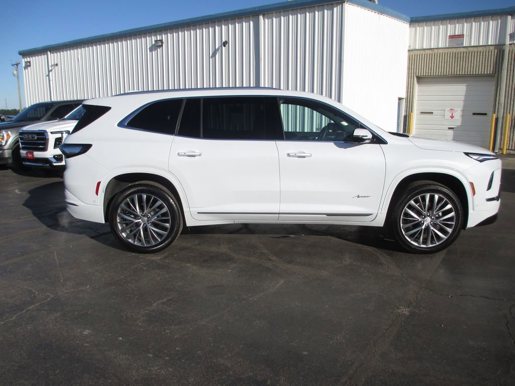 Used 2026 Buick Enclave Avenir w/ Super Cruise Package image 4