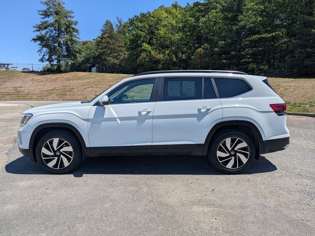 Used 2024 Volkswagen Atlas SE w/ Panoramic Sunroof Package AWD/4WD image 7