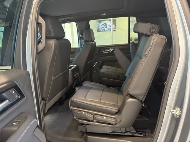 Used 2026 GMC Yukon XL Denali w/ Sun & Power Step Package AWD/4WD image 21