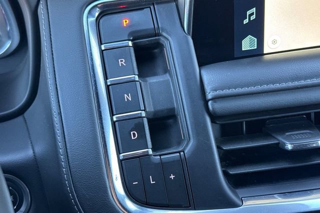 Used 2024 Chevrolet Suburban LT image 35