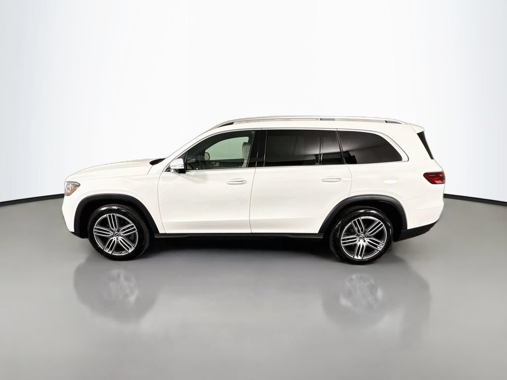 Used 2025 Mercedes-Benz GLS 450 4MATIC image 4