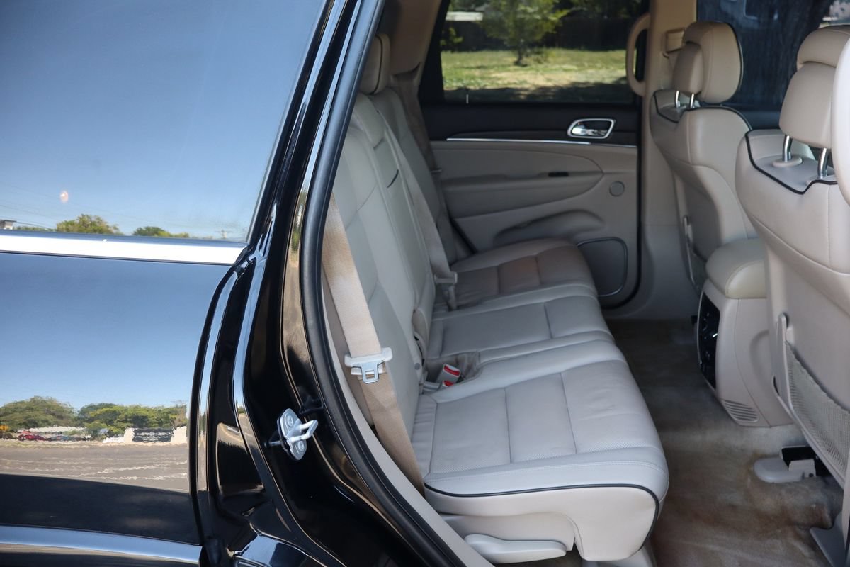 Used 2018 Jeep Grand Cherokee Overland AWD/4WD image 21