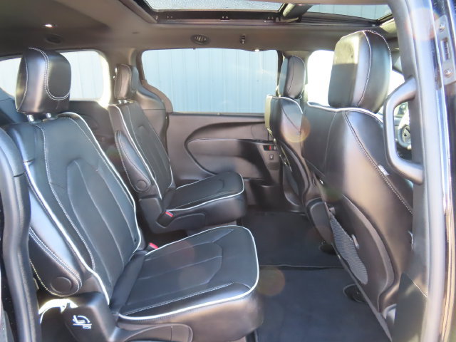 Used 2026 Chrysler Pacifica Limited w/ S Appearance Package AWD/4WD image 31