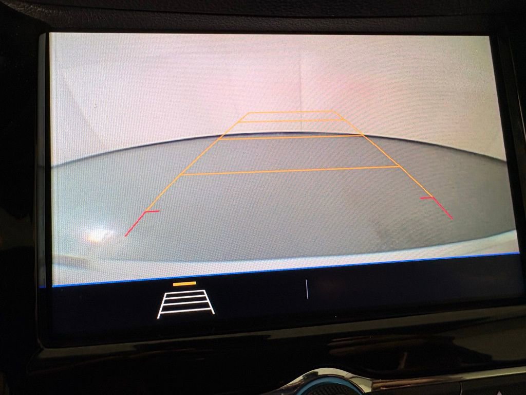 Used 2022 Chevrolet Trax LT w/ LT Convenience Package image 33