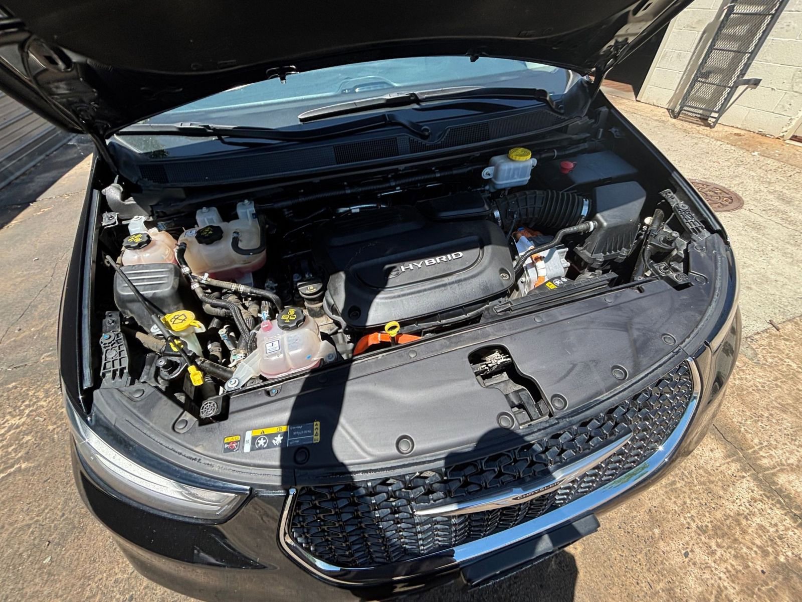 Used 2023 Chrysler Pacifica Touring-L FWD image 30