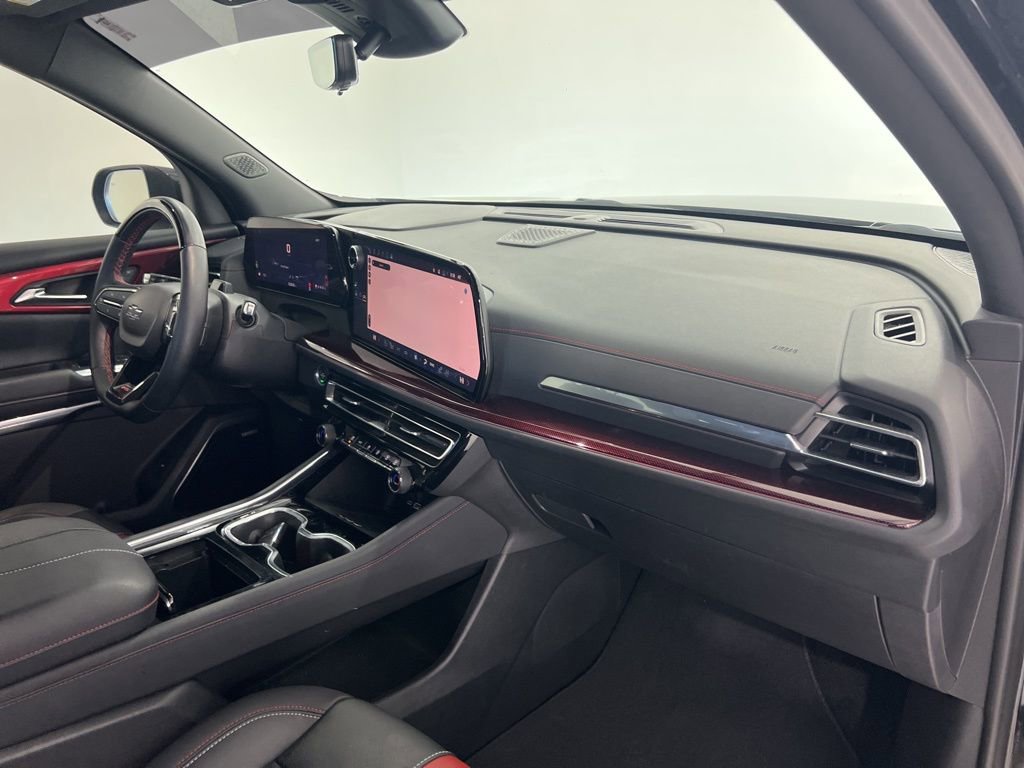 Used 2024 Chevrolet Traverse RS image 26