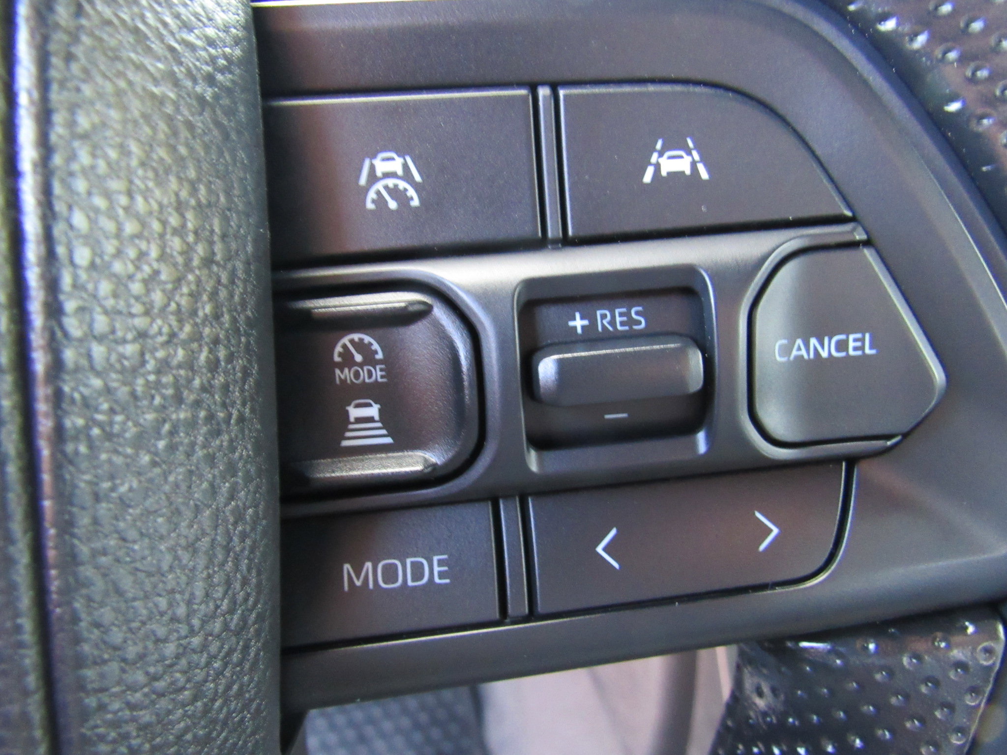 Used 2025 Toyota Tacoma SR5 image 14