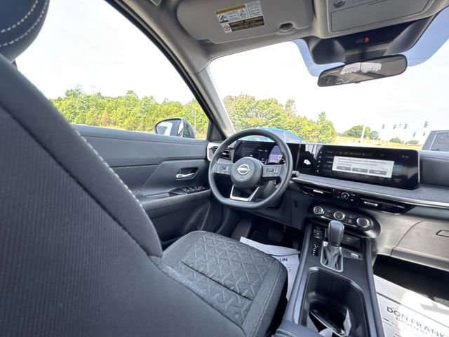 New 2025 Nissan Kicks SV w/ SV Premium Package AWD/4WD image 15