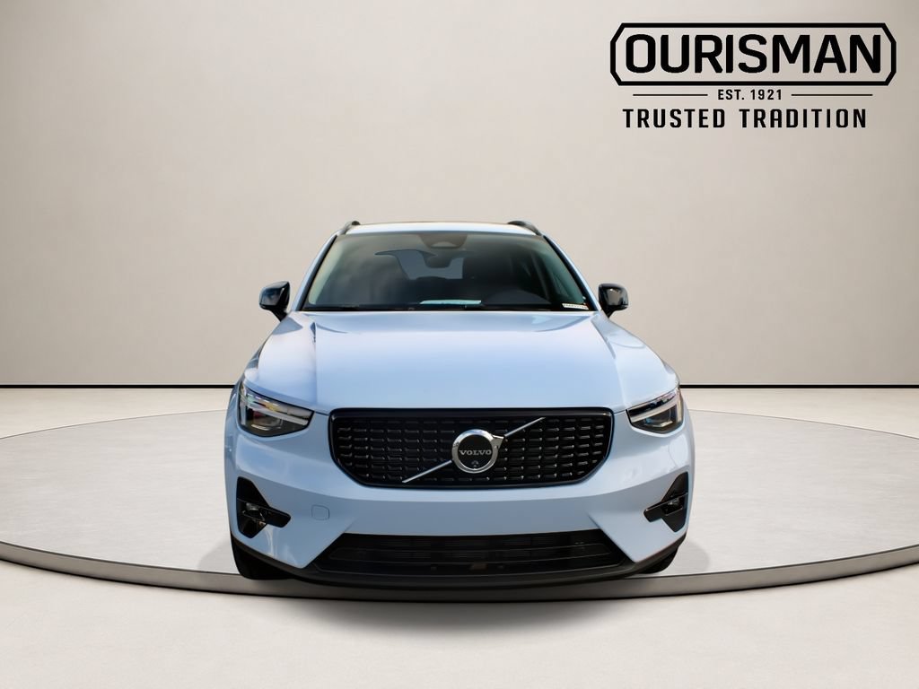Used 2026 Volvo XC40 B5 Plus w/ Protection Package Premier AWD/4WD image 4
