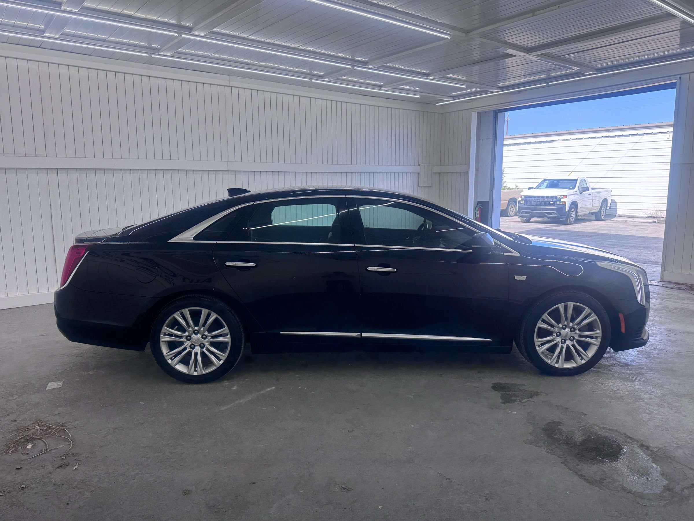 Used 2019 Cadillac XTS Luxury FWD image 4