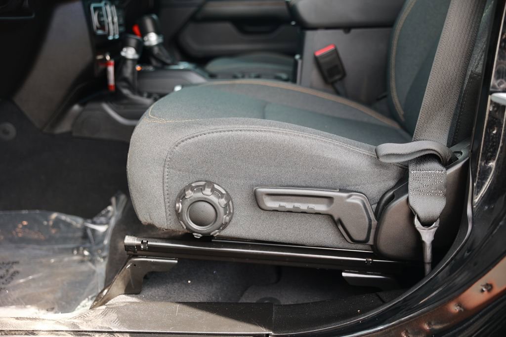 Used 2025 Jeep Wrangler Unlimited Sahara image 20