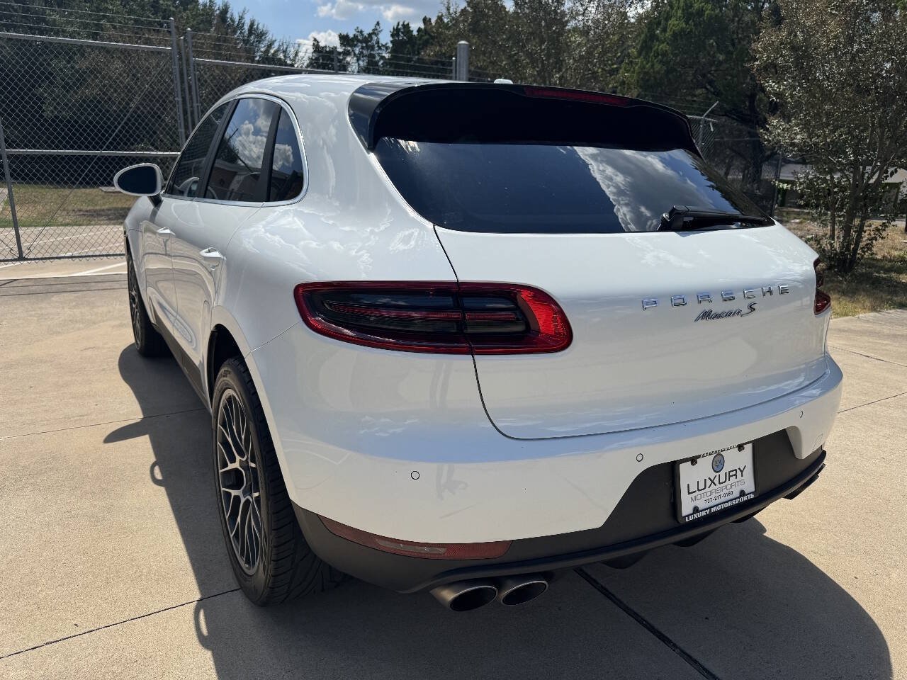 Used 2015 Porsche Macan S AWD/4WD image 12