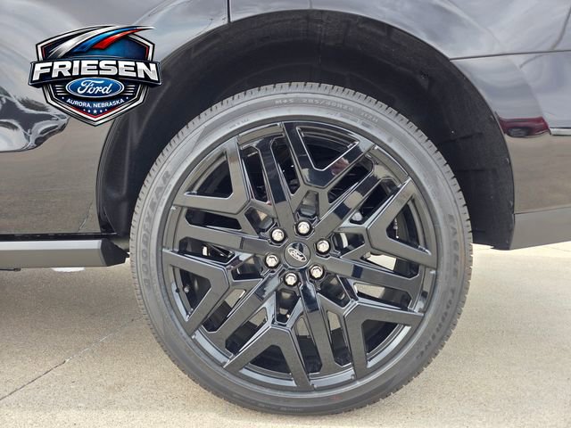 New 2026 Ford Expedition Platinum image 8