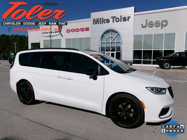 Used 2025 Chrysler Pacifica Limited