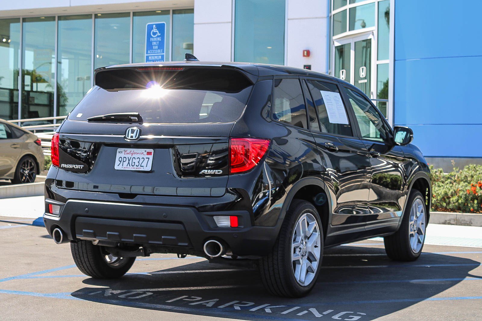 Used 2025 Honda Passport EX-L image 7