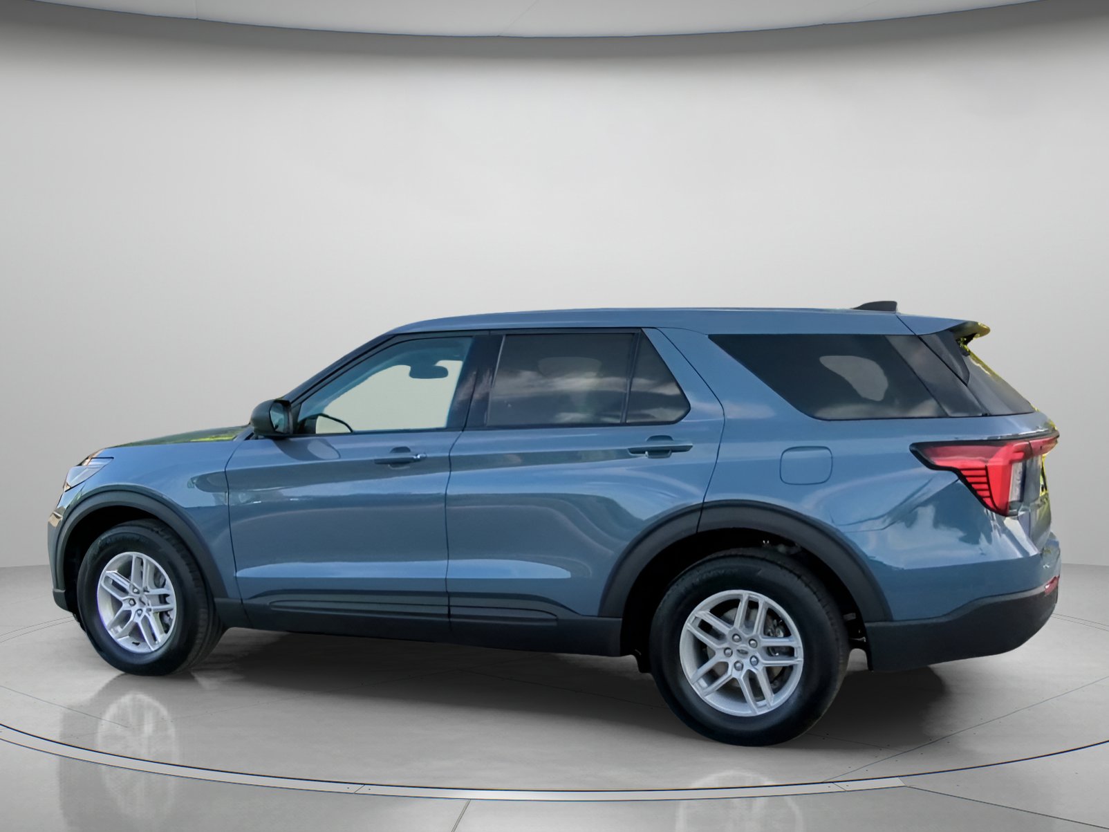 New 2026 Ford Explorer Active RWD image 18