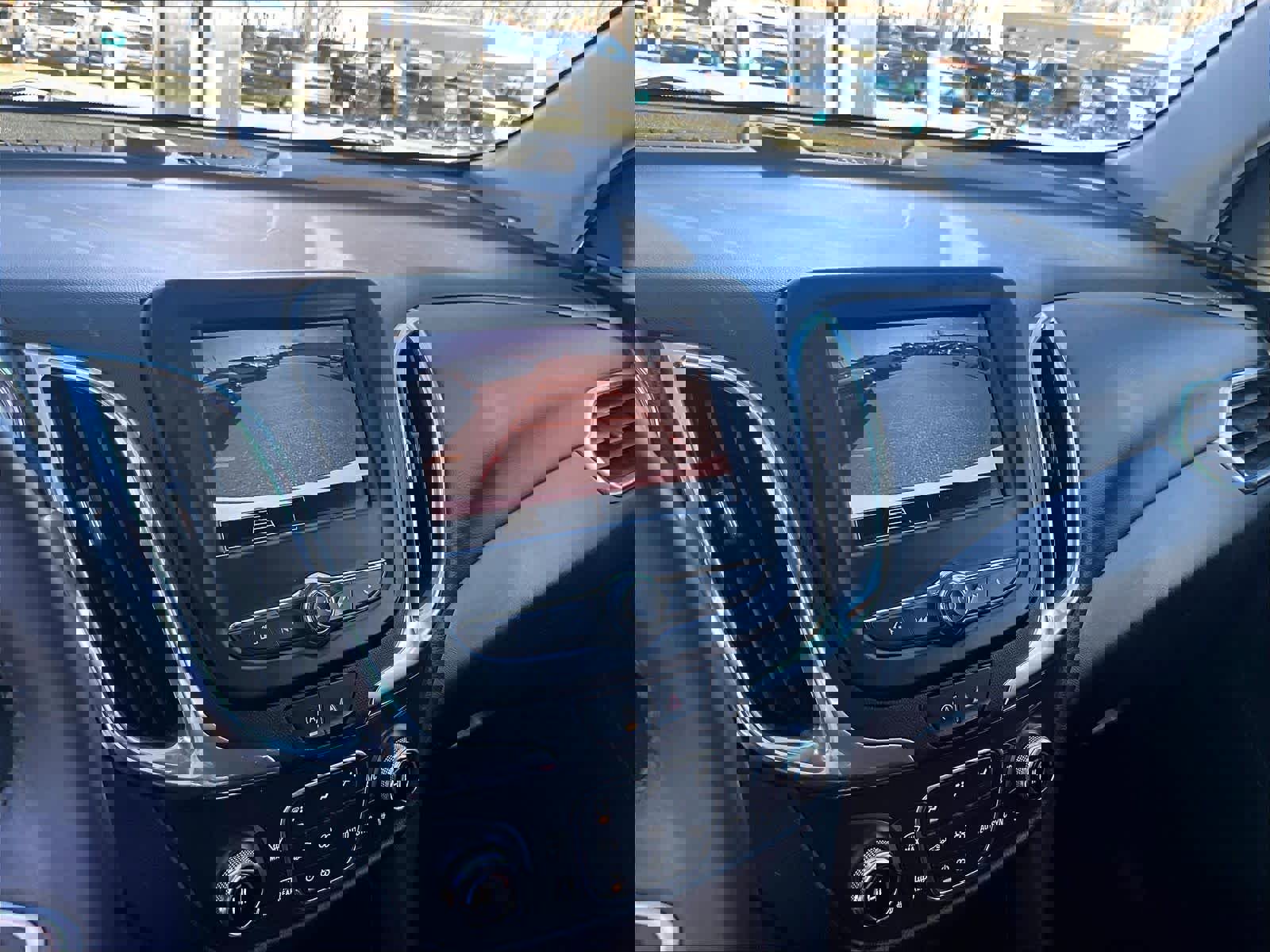 Used 2022 Chevrolet Equinox LT AWD/4WD image 19