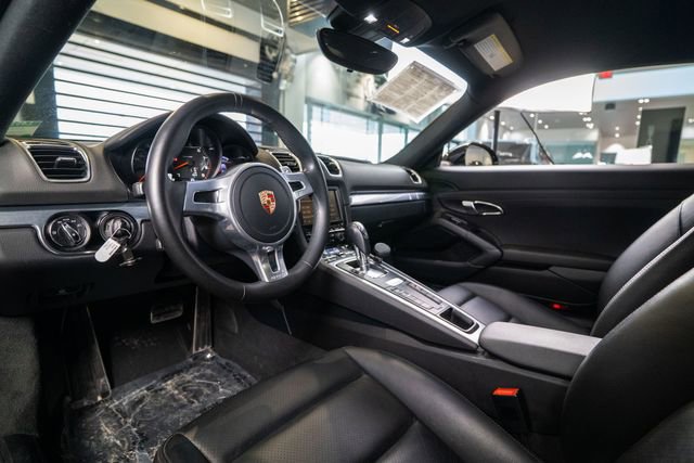 Used 2015 Porsche Cayman image 4