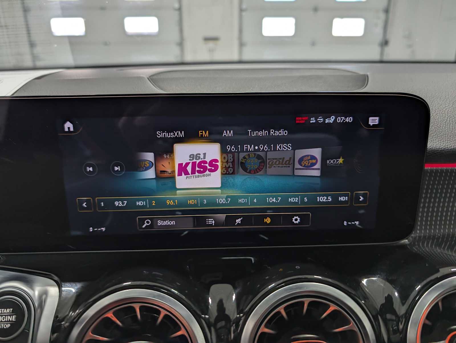 Used 2022 Mercedes-Benz GLB 250 4MATIC image 23