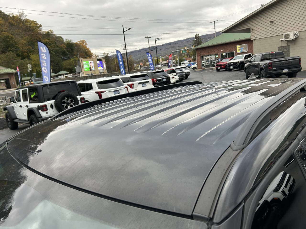 Used 2021 Ford Explorer XLT w/ Equipment Group 202A image 11