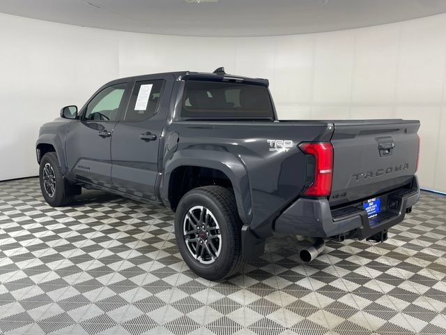 Used 2025 Toyota Tacoma TRD Sport AWD/4WD image 23