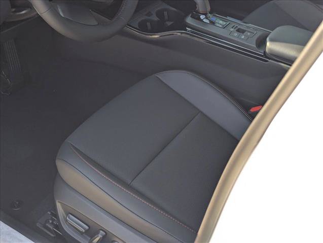 New 2026 Toyota Prius Plug-In Hybrid FWD image 4