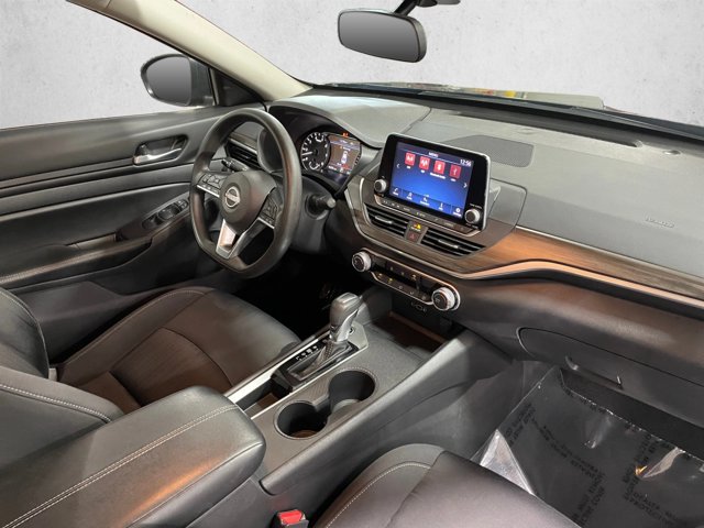 Used 2025 Nissan Altima 2.5 SV FWD image 21