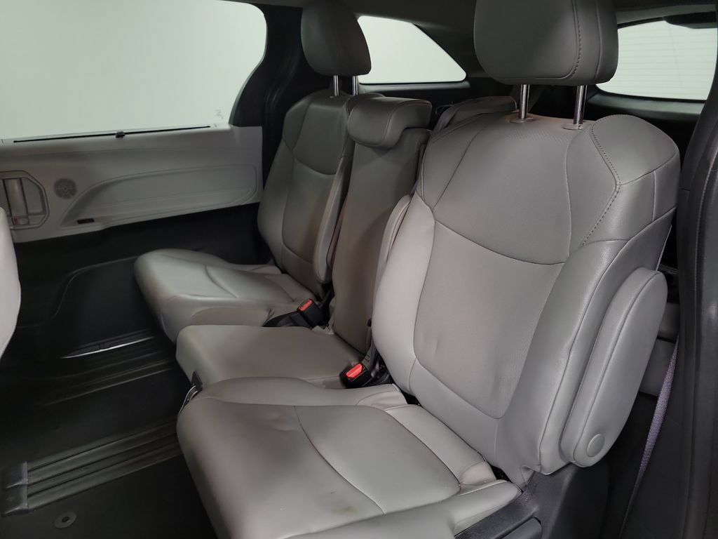 Used 2025 Toyota Sienna XLE w/ XLE Plus Package FWD image 20