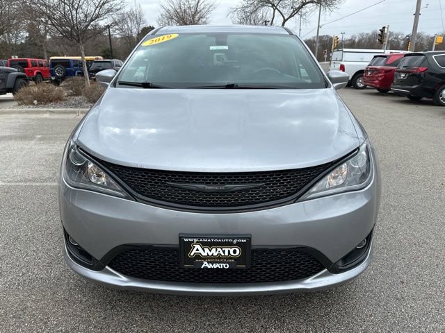 Used 2019 Chrysler Pacifica Touring Plus w/ S Appearance Package image 3