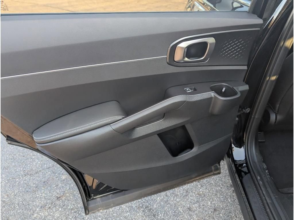 New 2025 Kia Sorento S w/ Panoramic Sunroof Package image 11