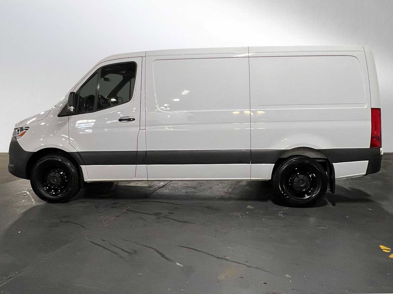 Used 2025 Mercedes-Benz Sprinter 2500 image 6