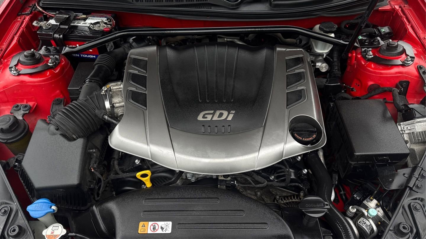 Used 2014 Hyundai Genesis 3.8 RWD image 9
