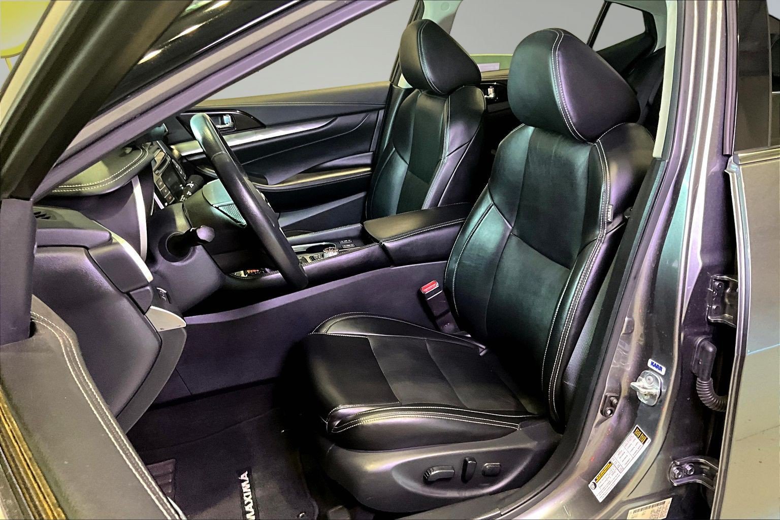 Used 2022 Nissan Maxima SV w/ Floor Mat Group FWD image 21
