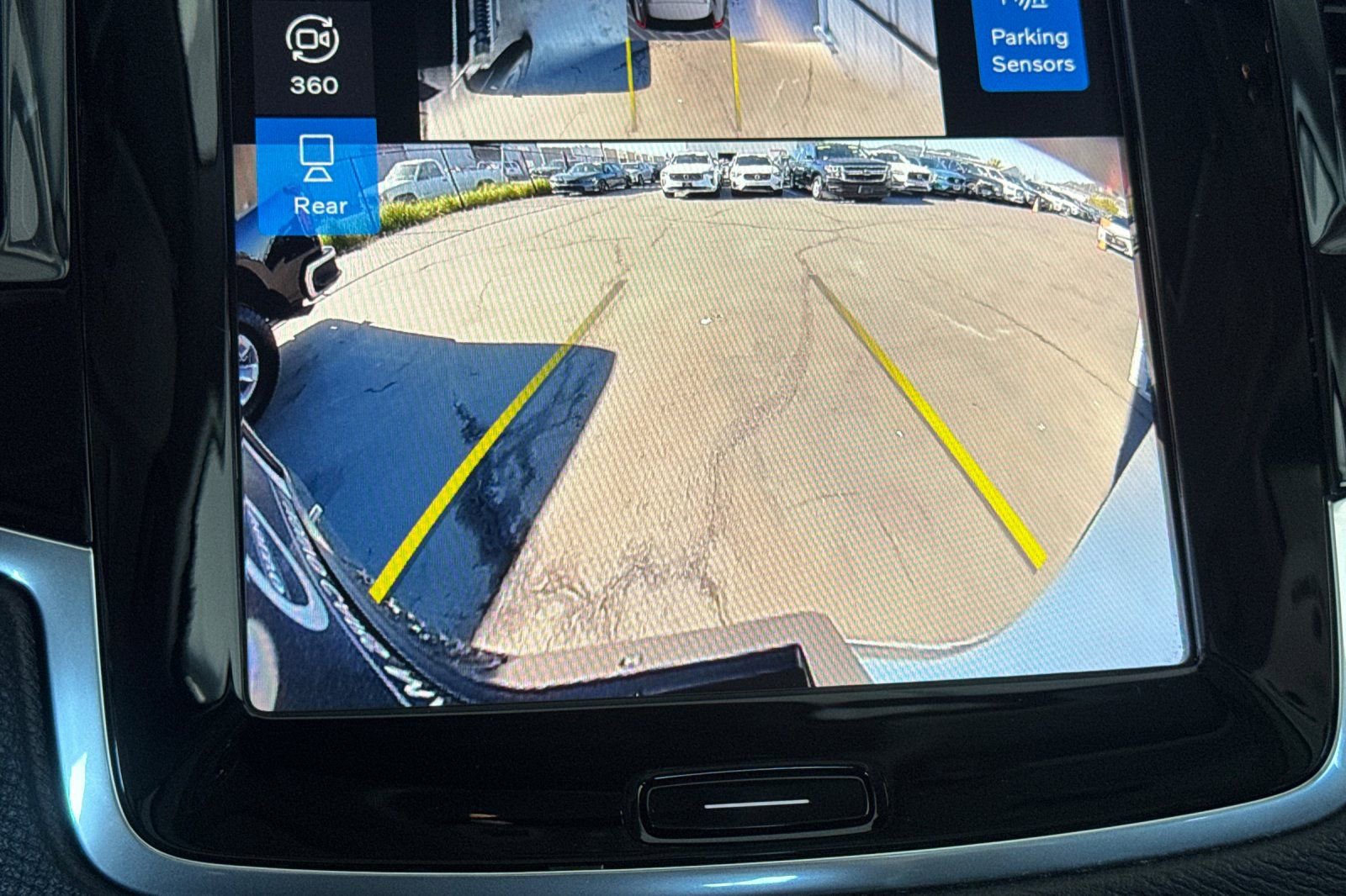 Certified 2024 Volvo XC90 B6 Plus image 23