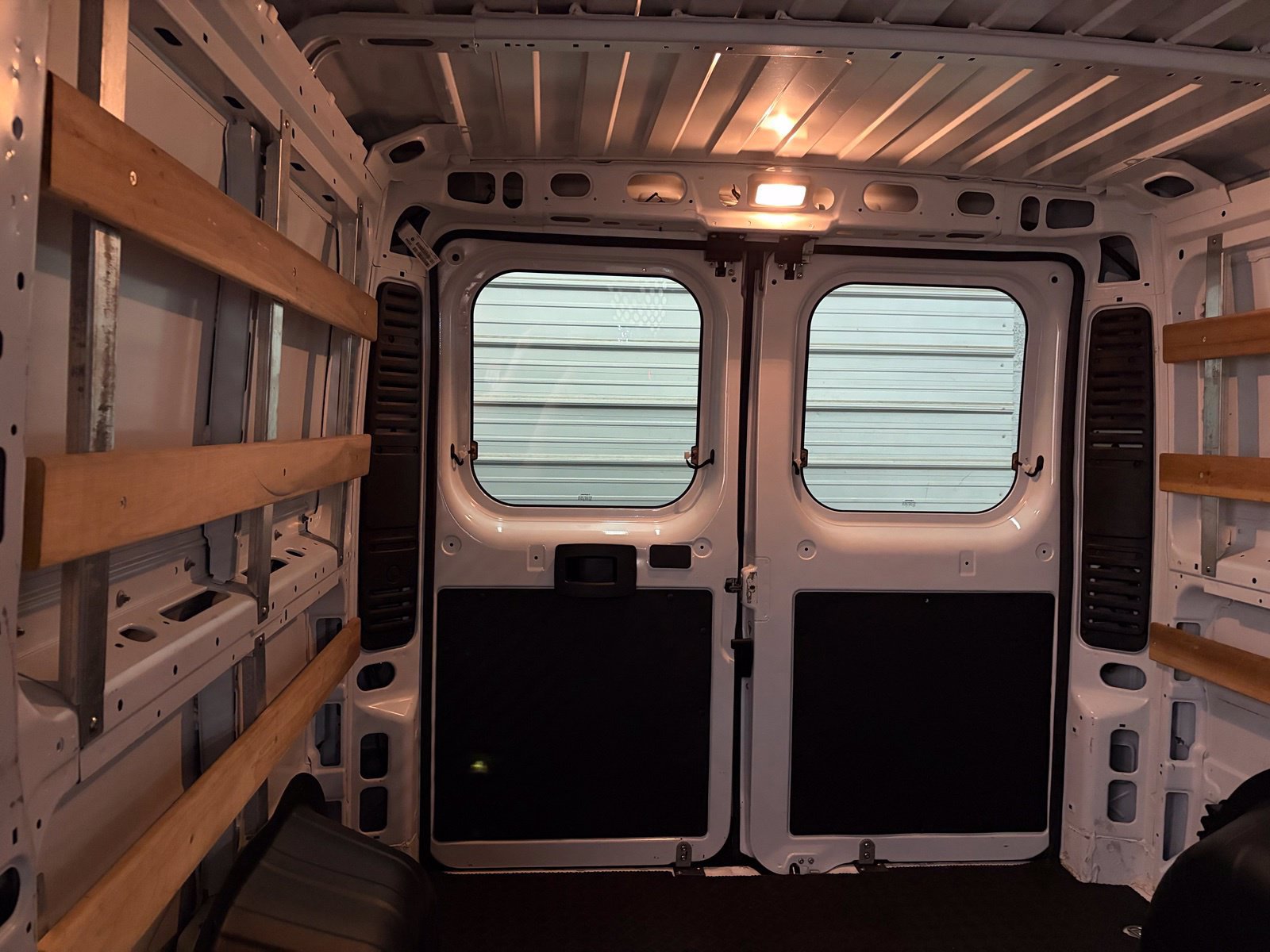 Used 2025 RAM ProMaster 2500 w/ U-Haul Equipment Group FWD image 31