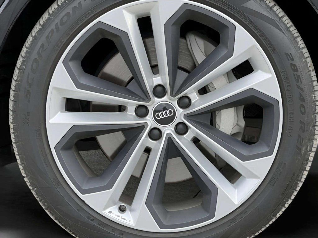 Used 2021 Audi Q7 3.0T Prestige w/ Prestige Package image 14
