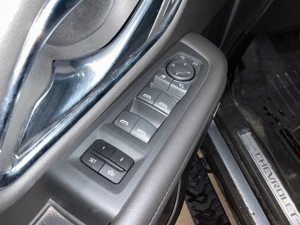 Used 2022 Chevrolet Suburban Z71 w/ Z71 Off-Road Package AWD/4WD image 16