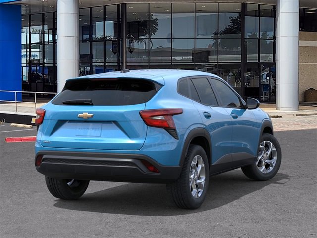 New 2026 Chevrolet Trax LS w/ LS Convenience Package FWD image 4