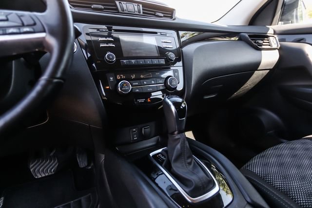 Used 2017 Nissan Rogue Sport SV w/ SV All-Weather Package AWD/4WD image 23