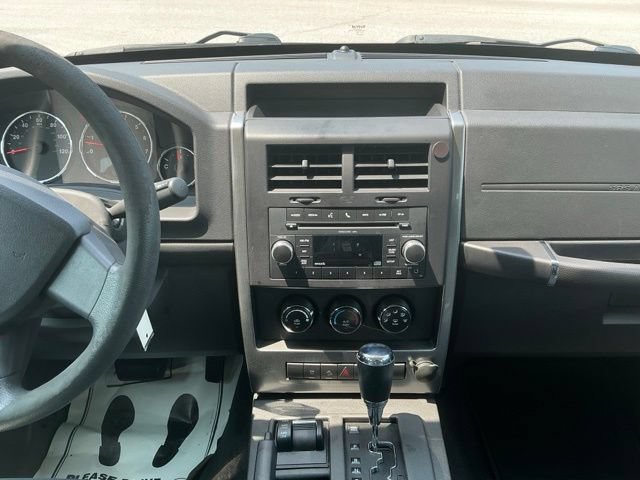 Used 2010 Jeep Liberty Sport AWD/4WD image 23