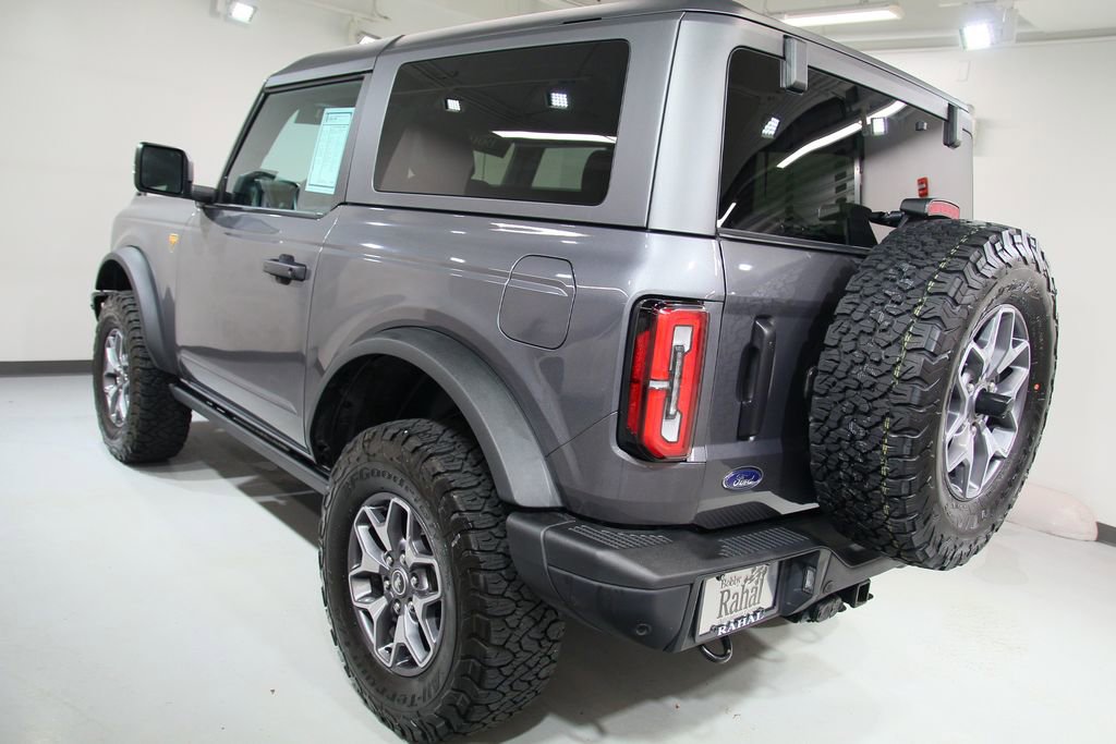 Used 2024 Ford Bronco Badlands image 2