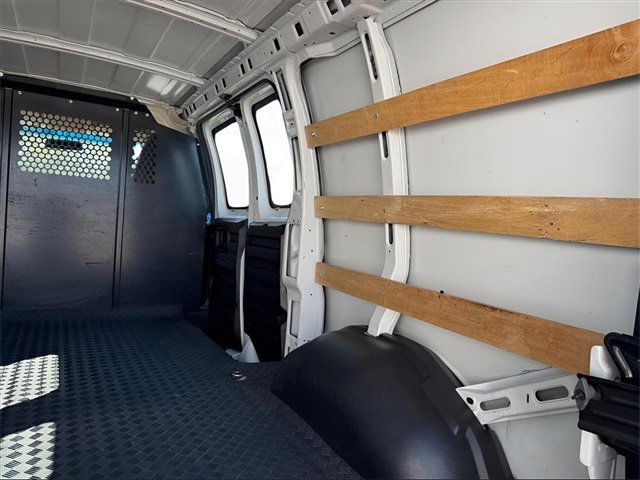 Used 2022 GMC Savana 2500 w/ Driver Convenience Package image 10