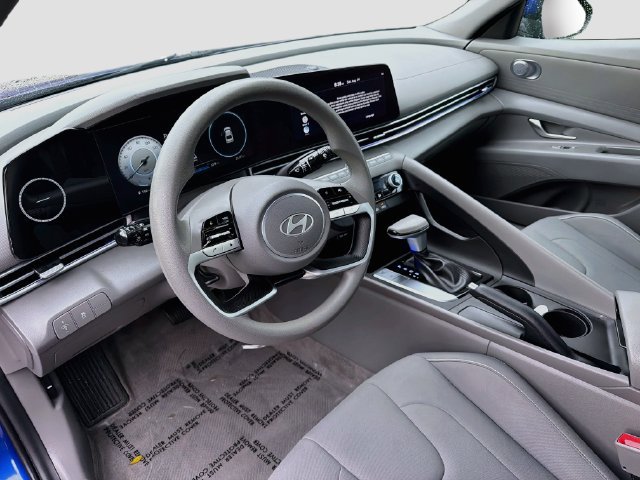 Used 2024 Hyundai Elantra SEL FWD image 9