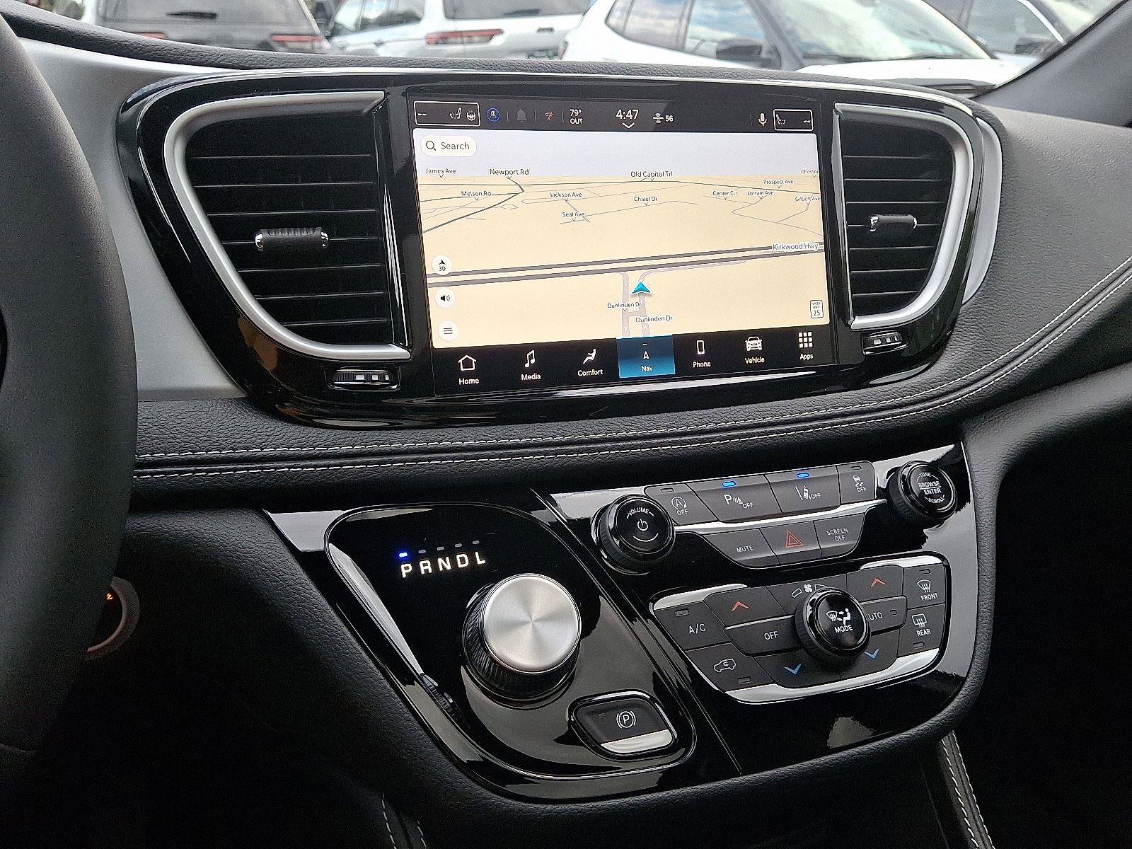 New 2026 Chrysler Pacifica Limited w/ S Appearance Package image 9